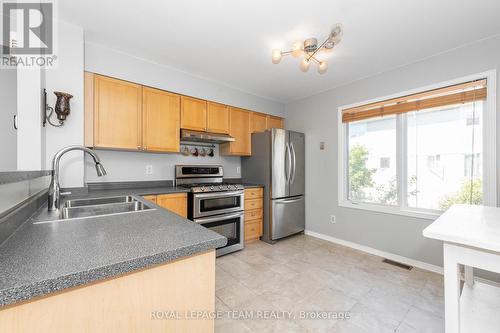 40 Manhattan Crescent, Ottawa, ON - Indoor Photo Showing Kitchen With Double Sink