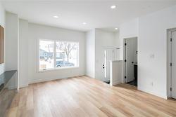 474 Jamison AVE  Winnipeg, MB R2K 1N2