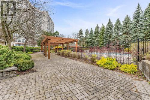 501 - 10 Laurelcrest Street, Brampton, ON - Outdoor