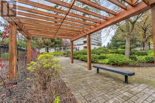 501 - 10 Laurelcrest Street, Brampton, ON - Outdoor