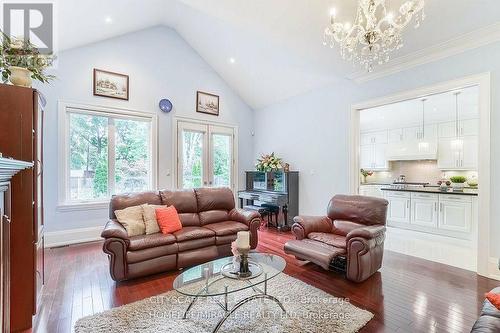 2414 Camilla Road, Mississauga, ON - Indoor Photo Showing Living Room