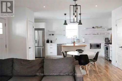 1 - 426 Wilson Street E, Hamilton, ON - Indoor Photo Showing Kitchen With Upgraded Kitchen