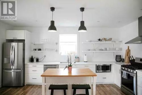 1 - 426 Wilson Street E, Hamilton, ON - Indoor Photo Showing Kitchen With Upgraded Kitchen