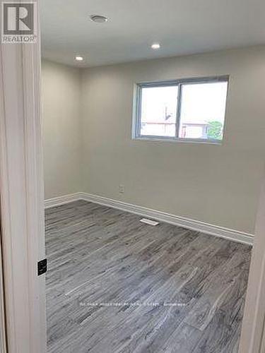 351 Queen Victoria Drive, Hamilton, ON - Indoor Photo Showing Other Room