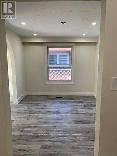 351 Queen Victoria Drive, Hamilton, ON - Indoor Photo Showing Other Room