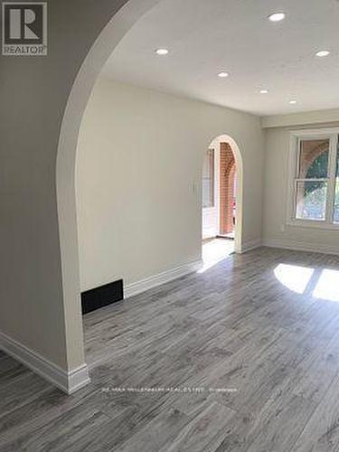 351 Queen Victoria Drive, Hamilton, ON - Indoor Photo Showing Other Room