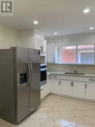 351 Queen Victoria Drive, Hamilton, ON - Indoor Photo Showing Kitchen