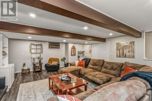 835 Dominion Avenue, Midland, ON - Indoor Photo Showing Living Room