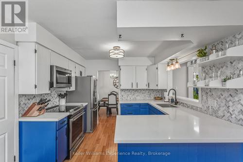 835 Dominion Avenue, Midland, ON - Indoor Photo Showing Kitchen With Upgraded Kitchen
