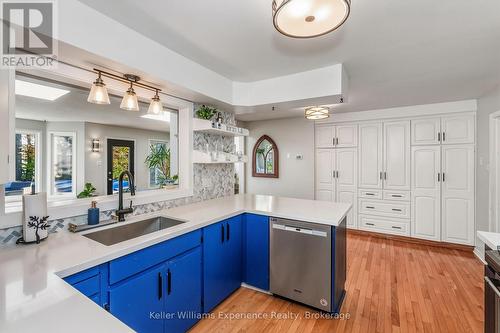 835 Dominion Avenue, Midland, ON - Indoor Photo Showing Kitchen