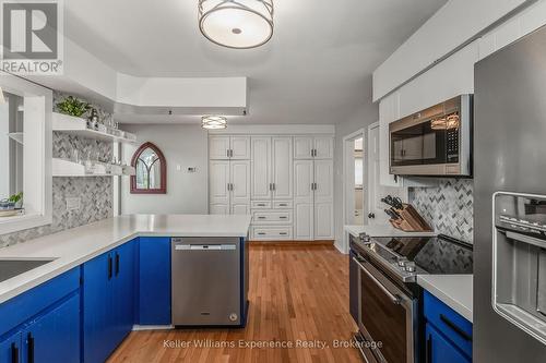 835 Dominion Avenue, Midland, ON - Indoor Photo Showing Kitchen
