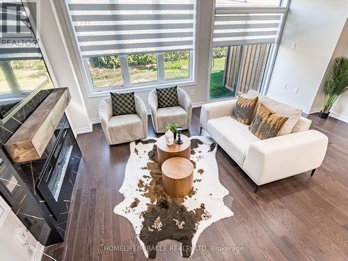 1416 Oakmont Common, Burlington, ON - Indoor Photo Showing Living Room