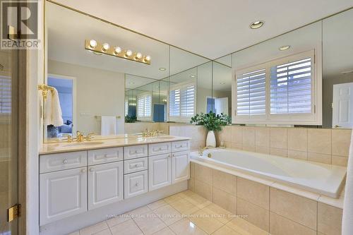 2320 Woodfield Road, Oakville, ON - Indoor Photo Showing Bathroom