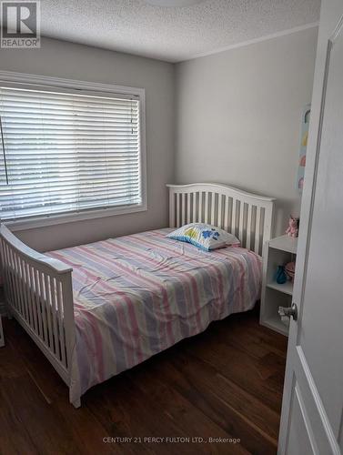 71 Barchester Crescent, Whitby, ON - Indoor Photo Showing Bedroom
