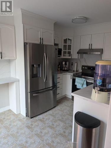 71 Barchester Crescent, Whitby, ON - Indoor Photo Showing Kitchen