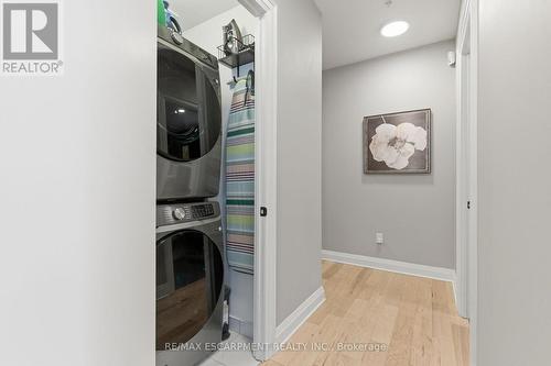 1404 - 550 North Service Road, Grimsby, ON - Indoor Photo Showing Laundry Room