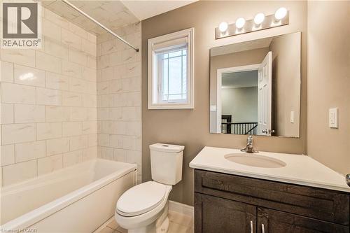 2nd floor 4 piece family bath - 77 John Brabson Crescent, Guelph, ON - Indoor Photo Showing Bathroom