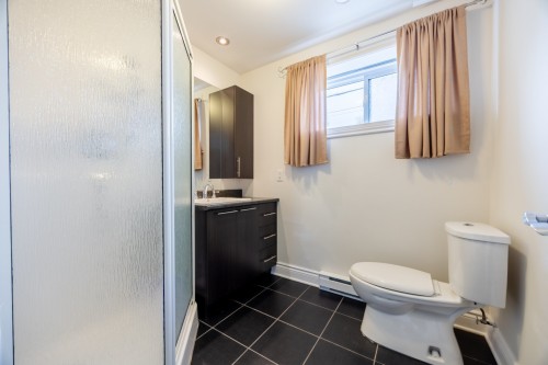 Salle de bains - 75 Ch. De La Beauce, Sainte-Martine, QC - Indoor Photo Showing Bathroom