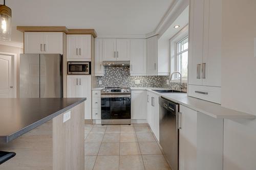 Cuisine - 900 Rue Vauquelin, Neuville, QC - Indoor Photo Showing Kitchen With Upgraded Kitchen