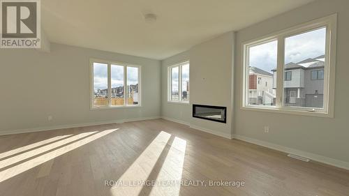 122 Tonic Crescent, Ottawa, ON - Indoor With Fireplace