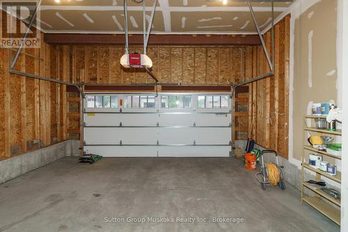14 Braeside Crescent, Huntsville (Chaffey), ON - Indoor Photo Showing Garage