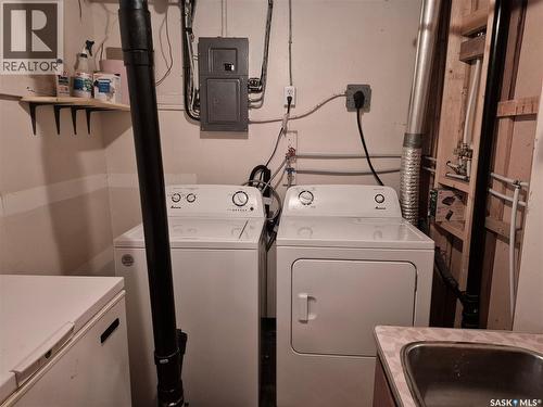 111 Alfred Street, Kyle, SK - Indoor Photo Showing Laundry Room