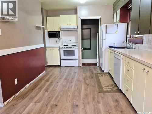 111 Alfred Street, Kyle, SK - Indoor Photo Showing Kitchen