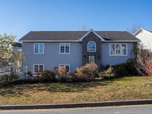 25 Lochiel Circle, Dartmouth, NS 