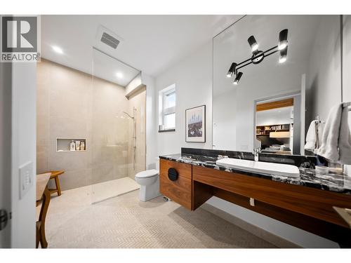 930 Cawston Avenue, Kelowna, BC - Indoor Photo Showing Other Room