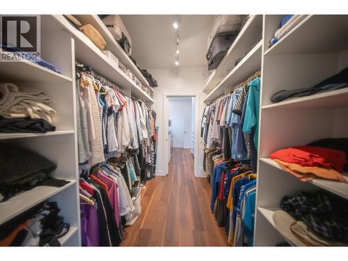 930 Cawston Avenue, Kelowna, BC - Indoor With Storage