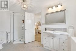 Seventh bedroom's 3-pc ensuite - 