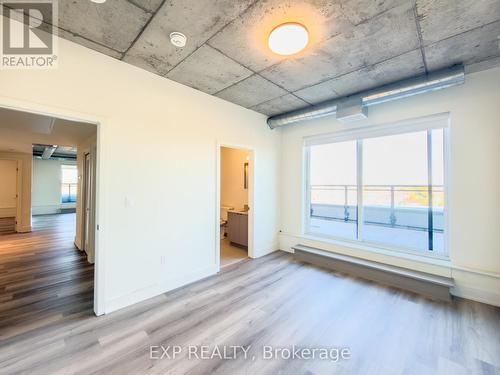 708 - 770 Somerset Street W, Ottawa, ON - Indoor Photo Showing Other Room