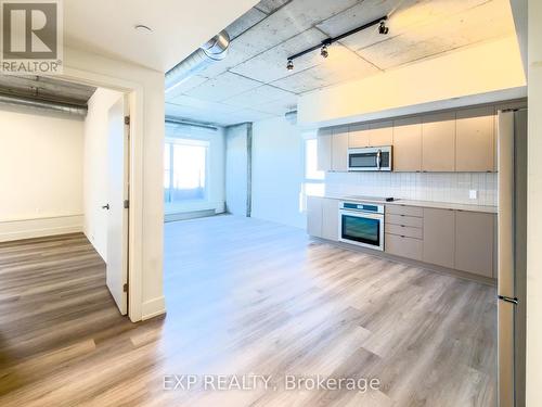 708 - 770 Somerset Street W, Ottawa, ON - Indoor Photo Showing Kitchen