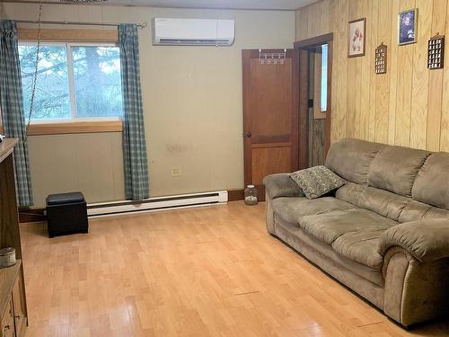 6 Junction Road, Springhill, NS 