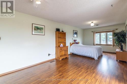 7147 Wellington 124 Road, Guelph/Eramosa, ON - Indoor Photo Showing Bedroom