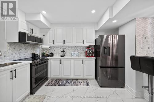 18 Lise Lane, Haldimand, ON - Indoor Photo Showing Kitchen