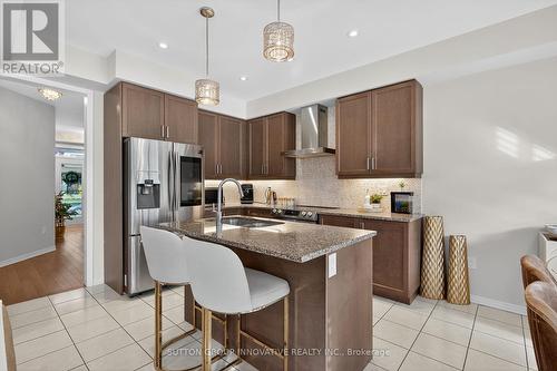 18 Lise Lane, Haldimand, ON - Indoor Photo Showing Kitchen With Double Sink With Upgraded Kitchen