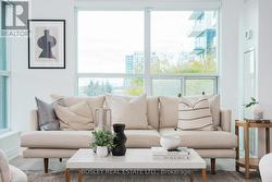 207 - 185 ONEIDA CRESCENT  Richmond Hill, ON L4B 0B1