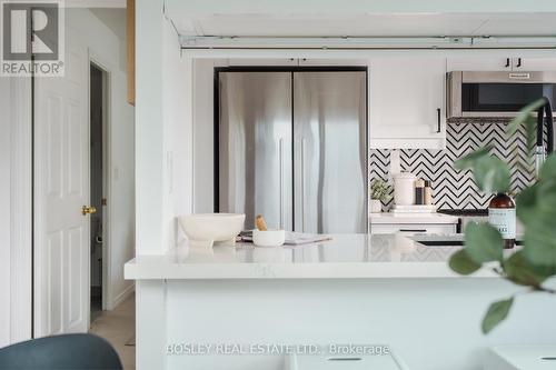 207 - 185 Oneida Crescent, Richmond Hill, ON - Indoor