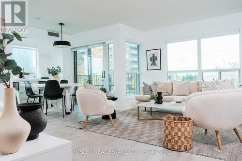207 - 185 Oneida Crescent, Richmond Hill, ON - Indoor Photo Showing Living Room