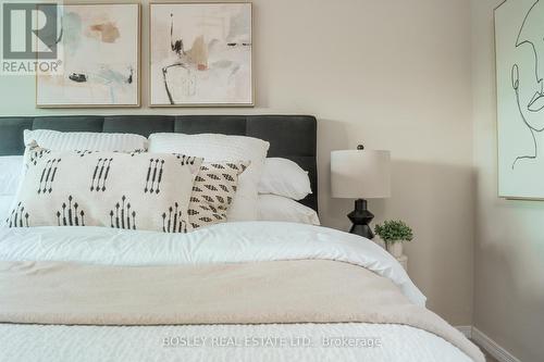 207 - 185 Oneida Crescent, Richmond Hill, ON - Indoor Photo Showing Bedroom