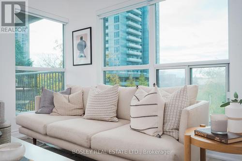 207 - 185 Oneida Crescent, Richmond Hill, ON - Indoor