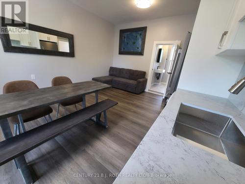 4 - 82 Albert Street N, Orillia, ON - Indoor