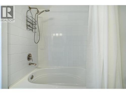 2745 Cameron Road, West Kelowna, BC - Indoor Photo Showing Bathroom