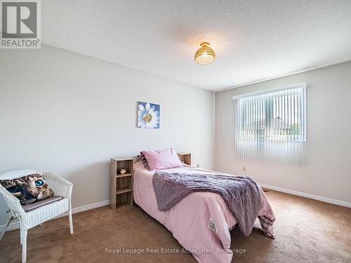 6033 Duford Drive, Mississauga, ON - Indoor Photo Showing Bedroom