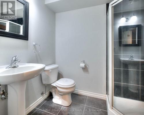 91 Lightbourne Avenue, Stratford, ON - Indoor Photo Showing Bathroom