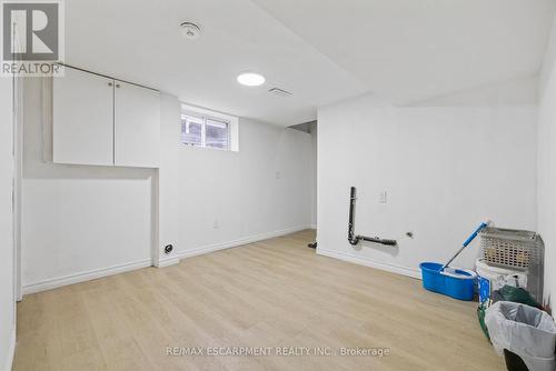 19 Winthrop Place, Hamilton, ON - Indoor