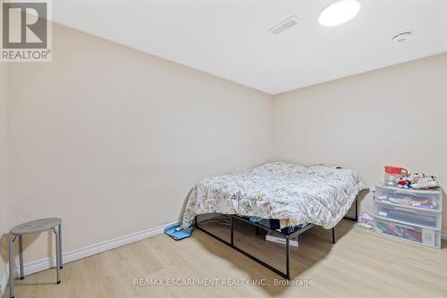 19 Winthrop Place, Hamilton, ON - Indoor Photo Showing Bedroom