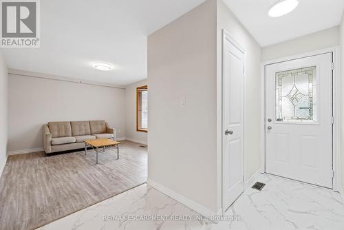 19 Winthrop Place, Hamilton, ON - Indoor Photo Showing Other Room