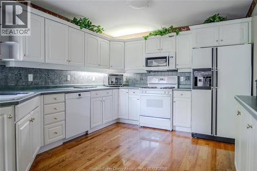 171 Sparling Dr, Lakeshore, ON - Indoor Photo Showing Kitchen